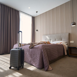 Jak wybrać hotel? Lokalizacja, dopłaty i zasady rezerwacji