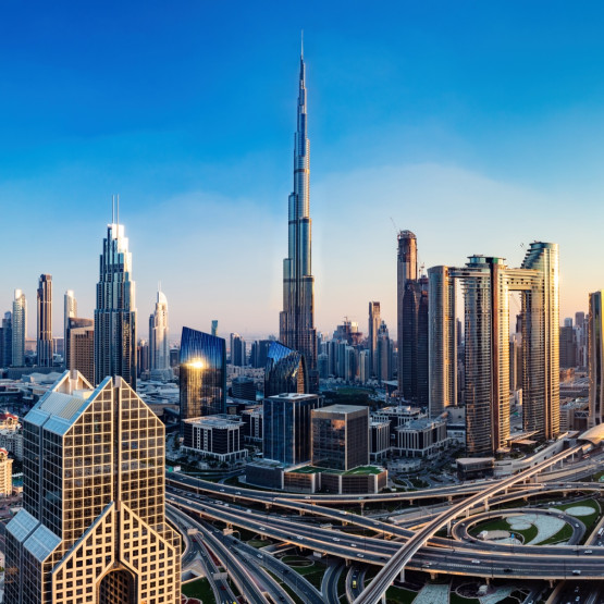 Panorama Dubaju z Burj Khalifa. Fot. photocreo / Envato.
